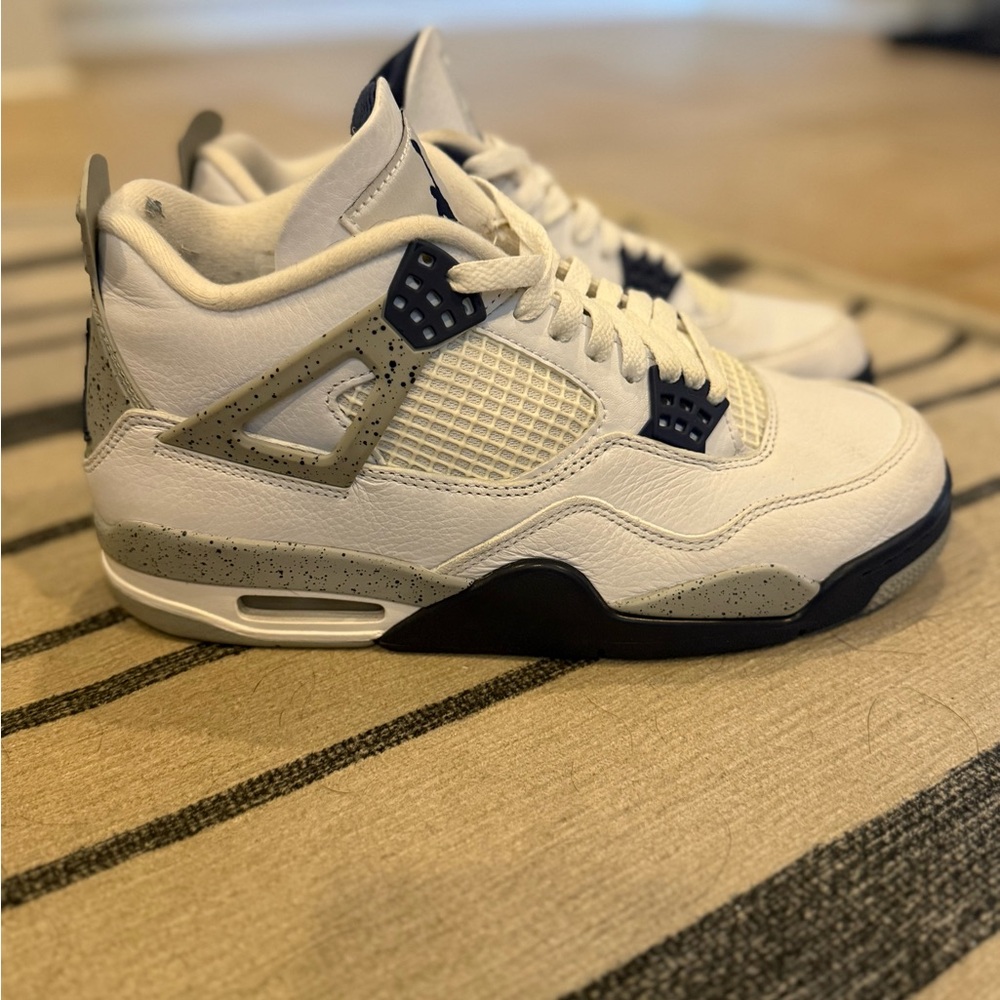 Air Jordan 4 Retro Midnight Navy (Men’s 9)